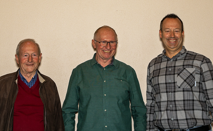 Pensionierung Sepp Kälin mit Silac Inhaber Peter Birchler und ehemaliger Geschäftsleiter Herbert Birchler